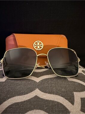 Tory Burch Gold Frame Sunglasses with Black Gradient Lenses and Orange Case